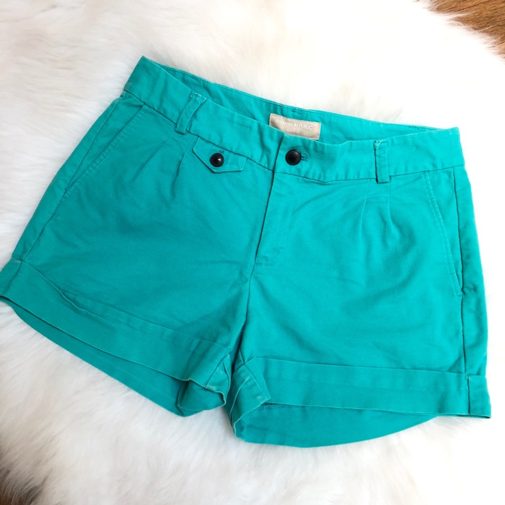 BANANA REPUBLIC Teal Pleated Shorts w/ Pockets